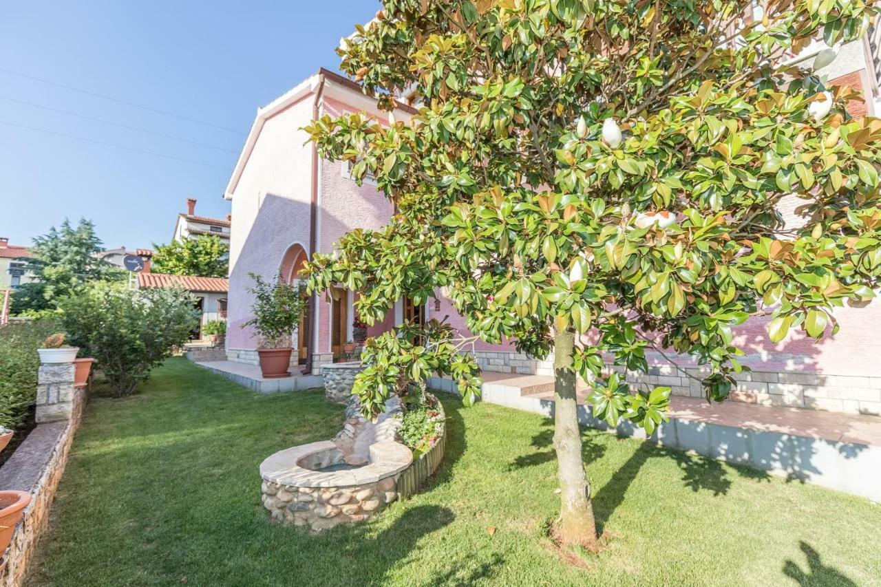 Apartments Darinka Porec Bagian luar foto